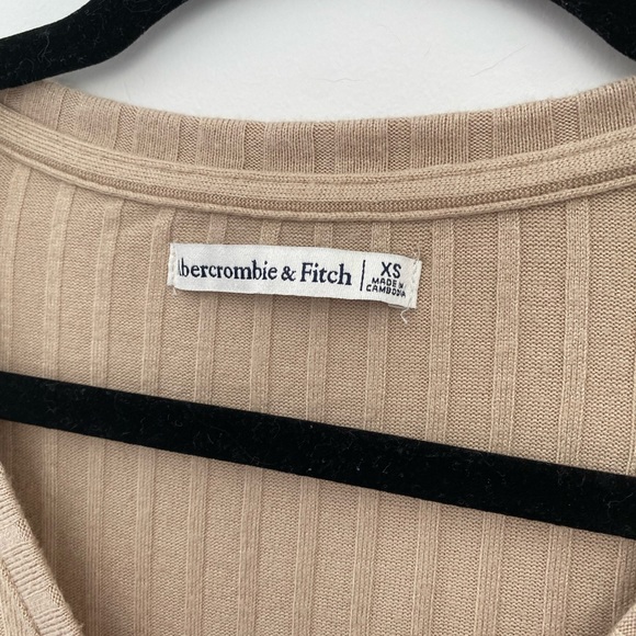A&F Top - Picture 2 of 2